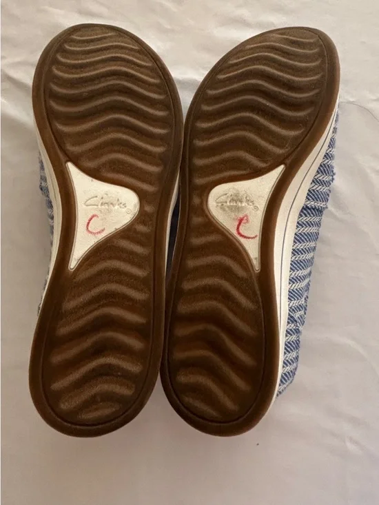 Clarks Blue and White Striped Cloudsteppers Slip-Ons - Picture 3 of 7